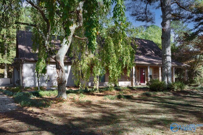 Building Photo - 1307 Lindsay Ln S