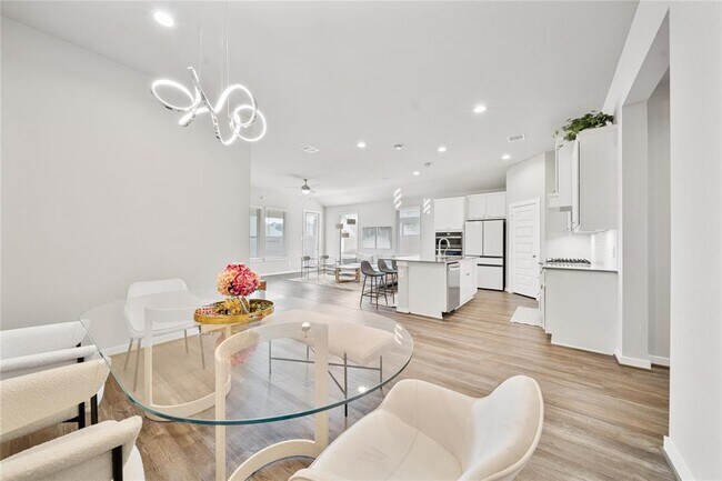 Building Photo - 28447 Halle Ray Dr