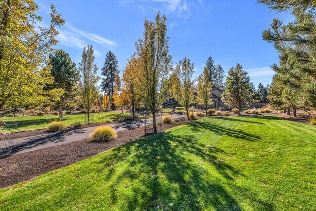Building Photo - Beautiful Remodeled Home on Acreage!