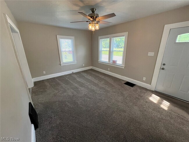 Building Photo - 784 Rosamond Ave