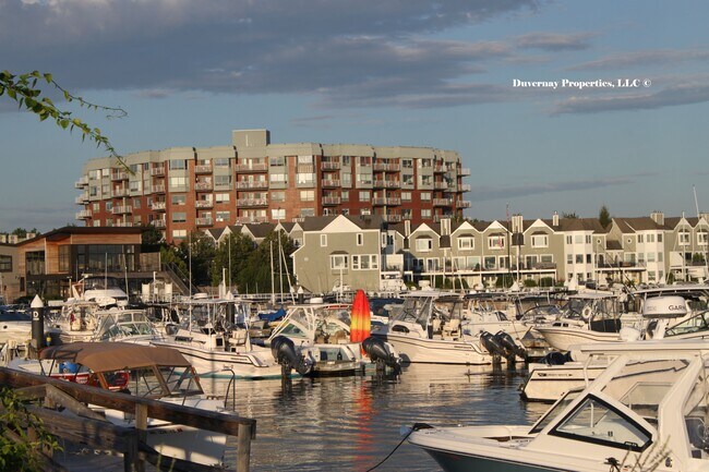 Building Photo - 148 Breakwater Dr
