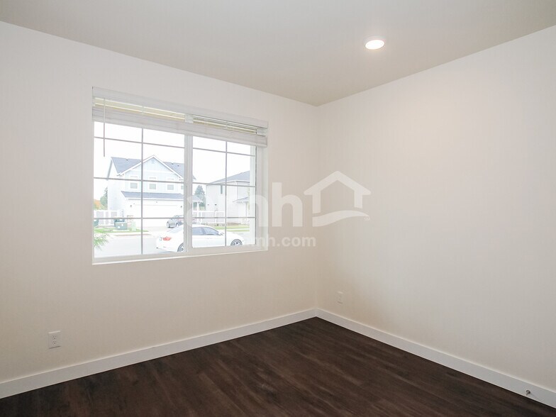 Building Photo - 7724 Verona Lp SW