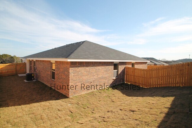 Building Photo - 1810 Ponca Trce