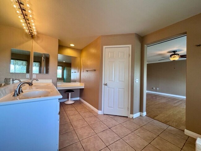Building Photo - Beautiful Corona Pool Home with 4 bedroom ...