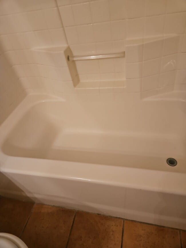 Building Photo - 3378 Iroquois Dr