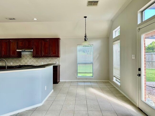 Building Photo - 3131 Valley Ct