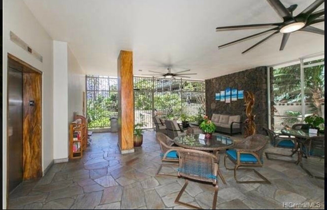 Building Photo - 435 Seaside Ave