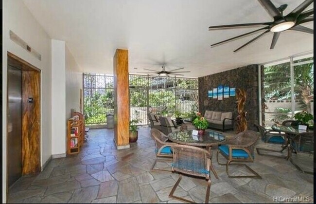 Building Photo - 435 Seaside Ave