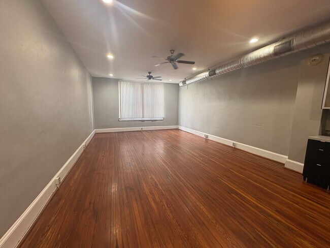 Building Photo - 524 2nd St