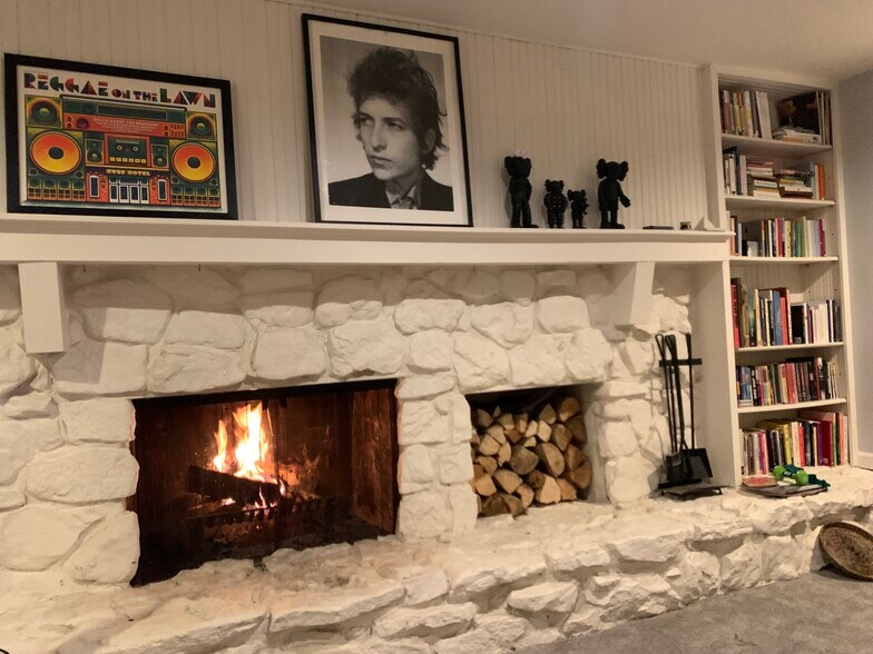 Living room 2 - 5292 Idylwild Trl