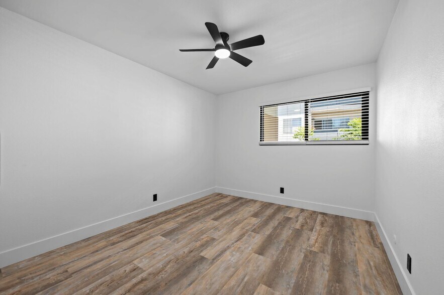 Building Photo - 4209 3rd Ave