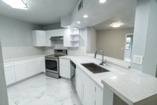 Primary Photo - Lakeshore 1 Condominium Association