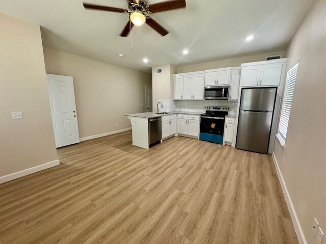 Building Photo - 700 E Johnson Ave