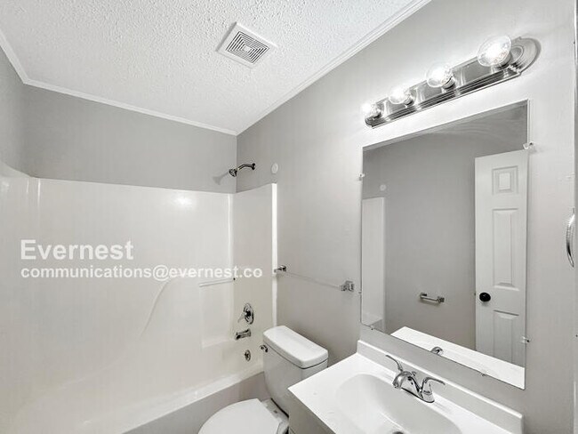 Building Photo - 9136 Bentley Woods Dr