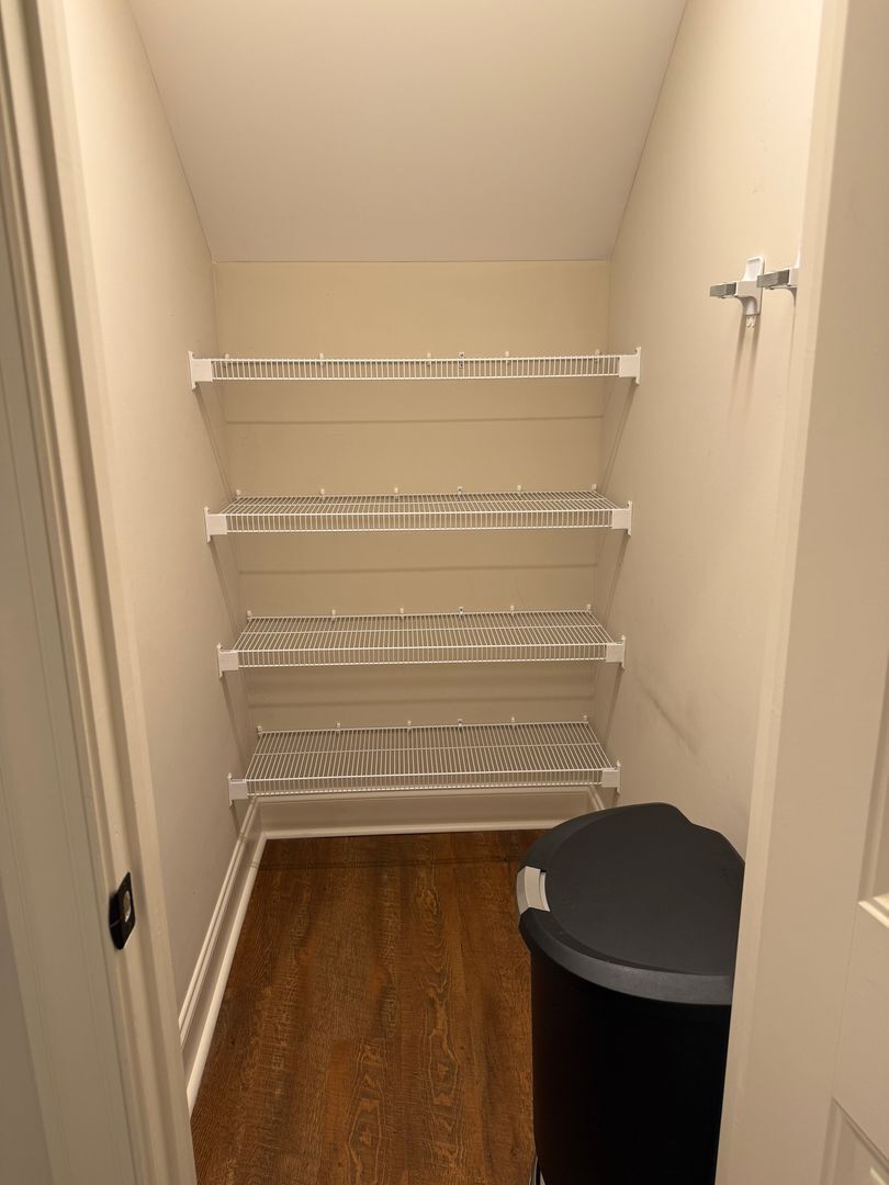 Building Photo - Eagle Ridge Townhome - Furnished Unit - Op...
