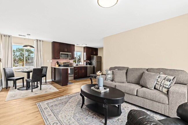 Building Photo - 18340 Mesle St