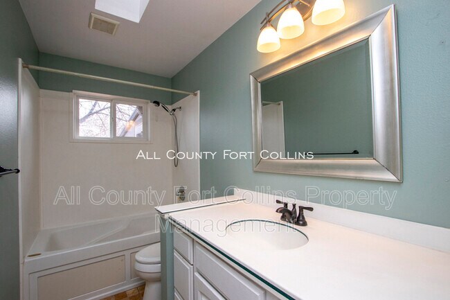 Building Photo - 2730 Hanover Dr