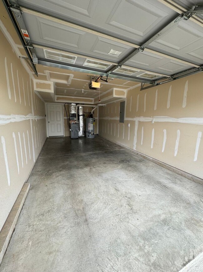 Building Photo - 3976 Abraham Ct