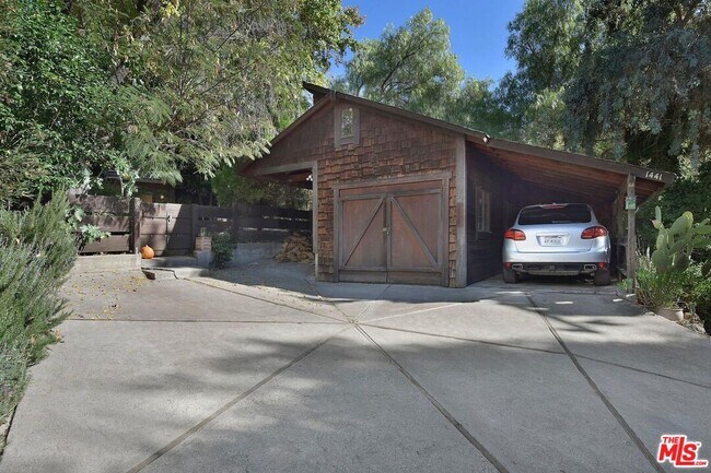 Building Photo - 1441 Bonnell Dr