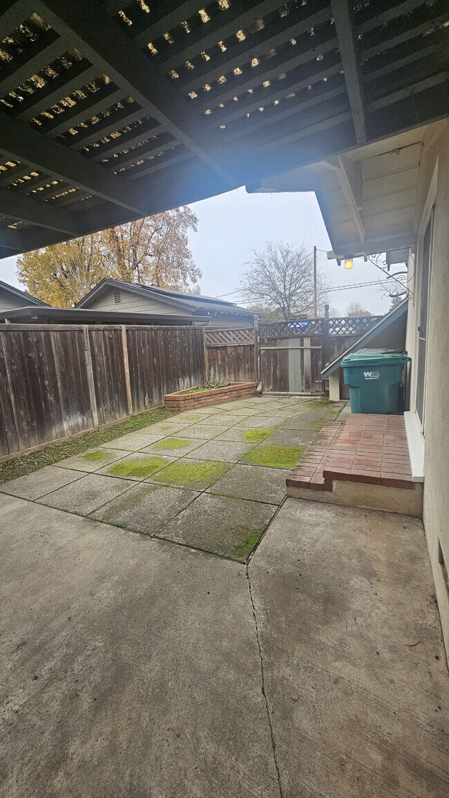 Building Photo - 2375 North Ave