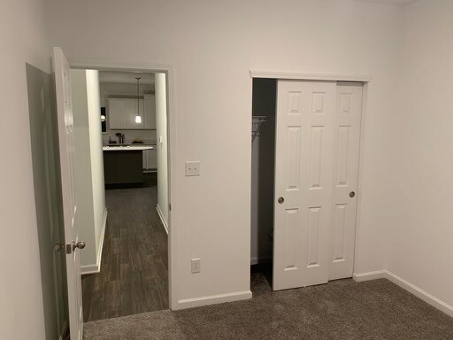Building Photo - 2018 Maplewood Ln