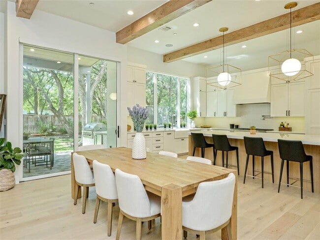 Building Photo - 304 Westwood Terrace