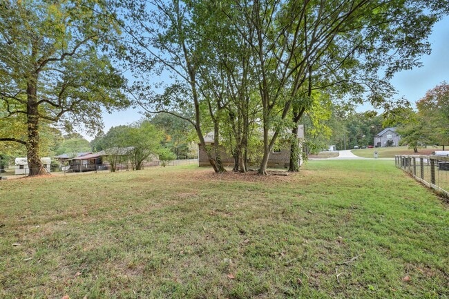 Building Photo - 1040 Britton Springs Rd