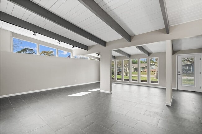Building Photo - 5001 Nina Lee Ln