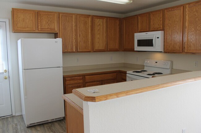 Building Photo - Three Bedroom Townhome in University Park with Balcony