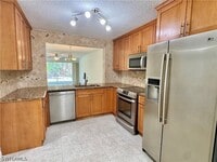 Building Photo - 661 Squire Cir