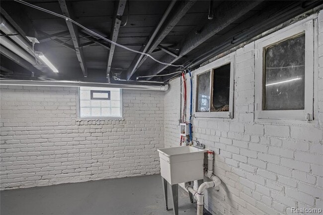 Building Photo - 6212 Avery St