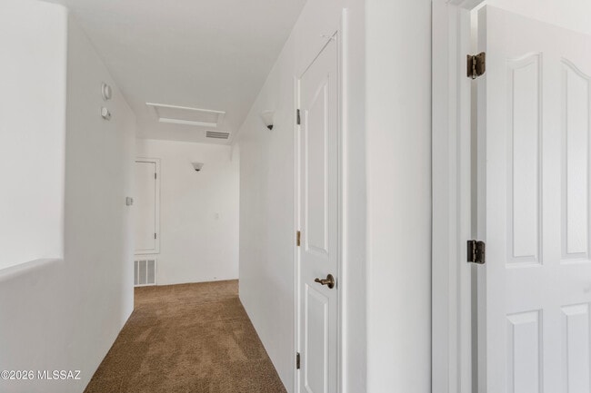 Building Photo - 4830 S VALLECANO Dr