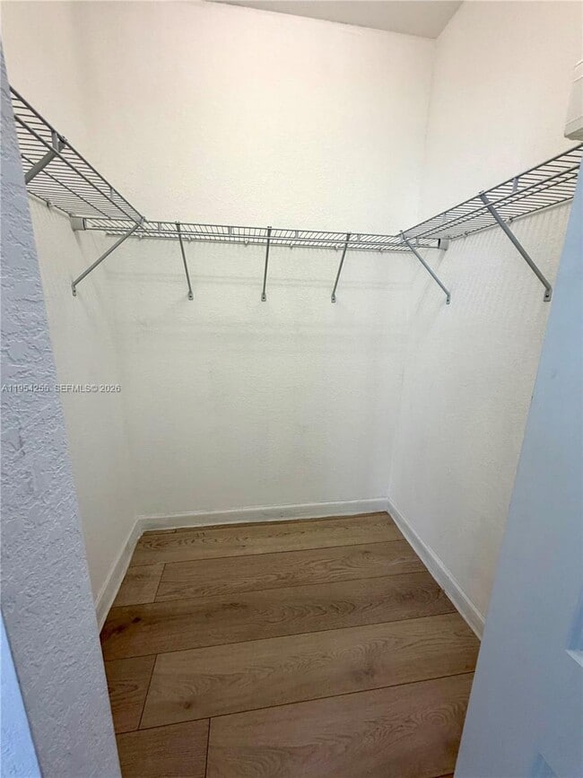 Building Photo - 405 NE 208th Terrace