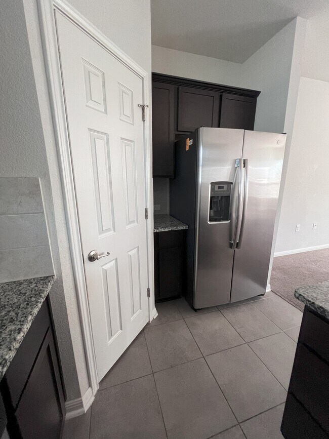 Building Photo - 917 Durness Dr