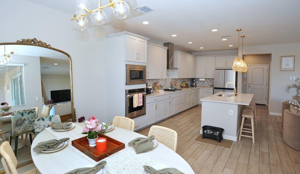 Building Photo - 5578 W Lazy Farm Dr