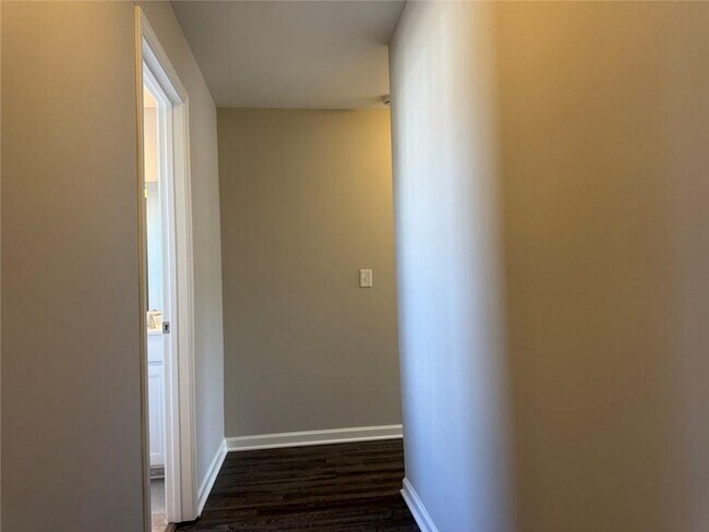 Building Photo - 414 Spring View Dr