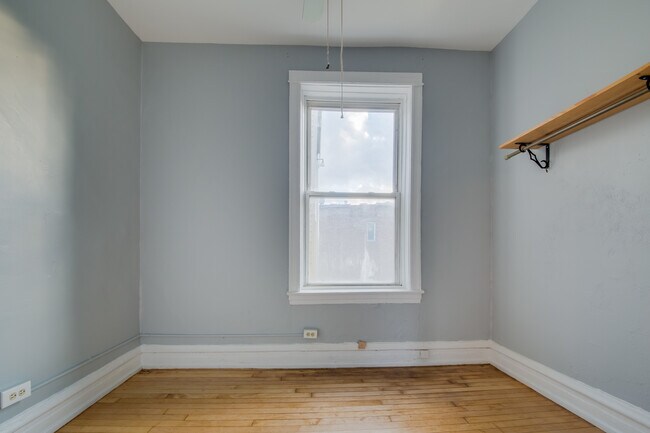 Building Photo - 2511 W Le Moyne St