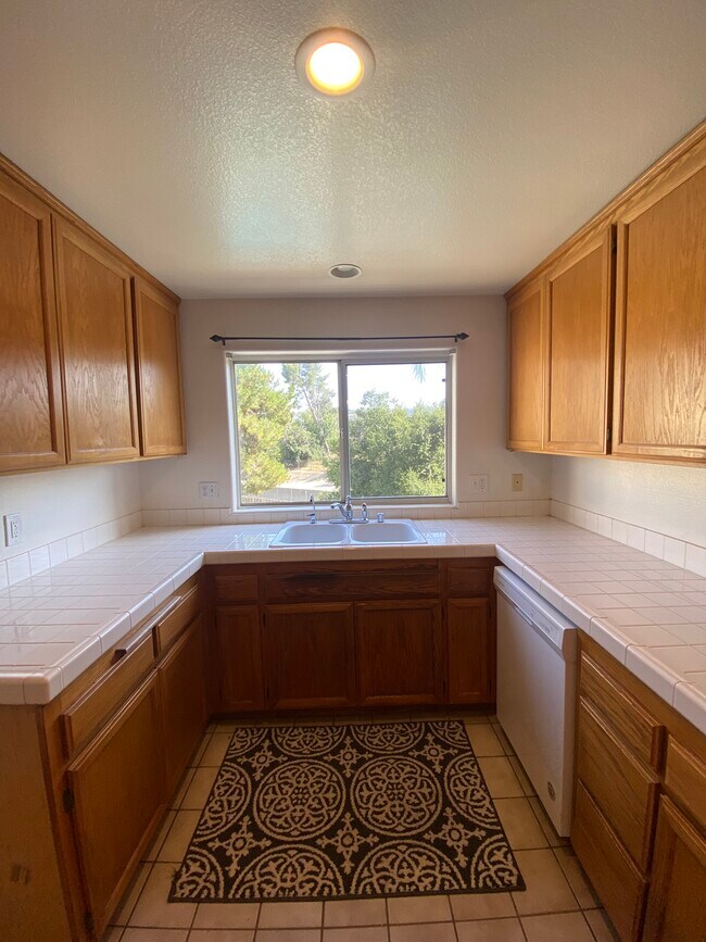 Building Photo - 14360 Riverside Dr