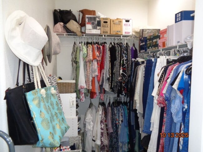 Building Photo - Immaculate One Story Home Offering 1989 sq. ft.