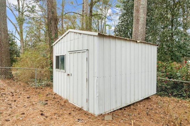 Building Photo - 4890 High Point Rd NE