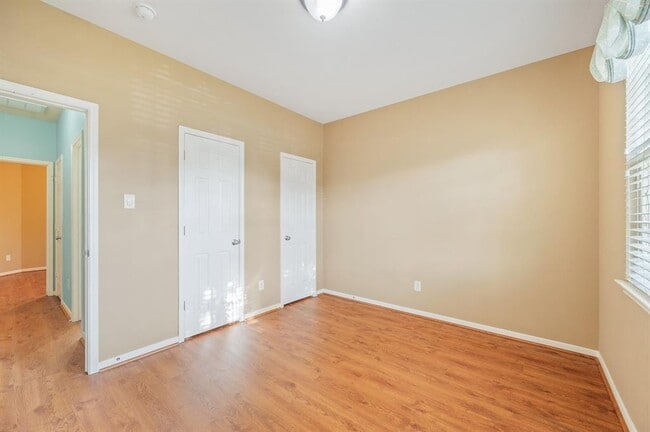Building Photo - 8911 Cedar Mound Ln