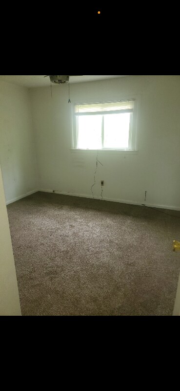 Building Photo - 5620 Lincoln Ave