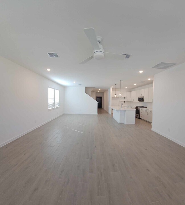 Building Photo - 8430 Bay Oaks Dr