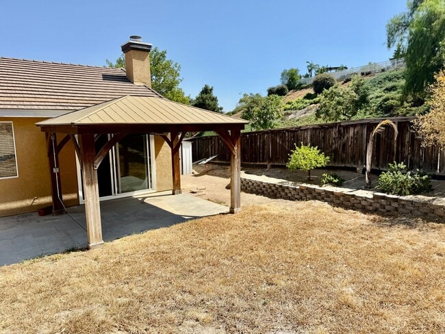 Building Photo - Nice Single Story Home