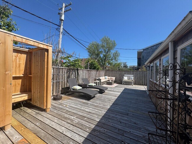 Building Photo - 917 Evergreen Walk