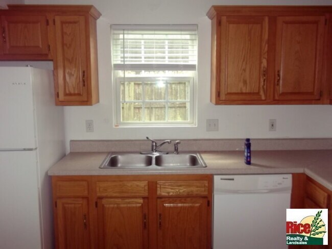 Building Photo - 1075 Forest Street