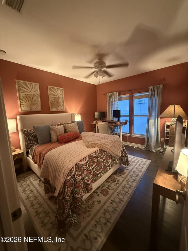 Building Photo - 875 8th St S