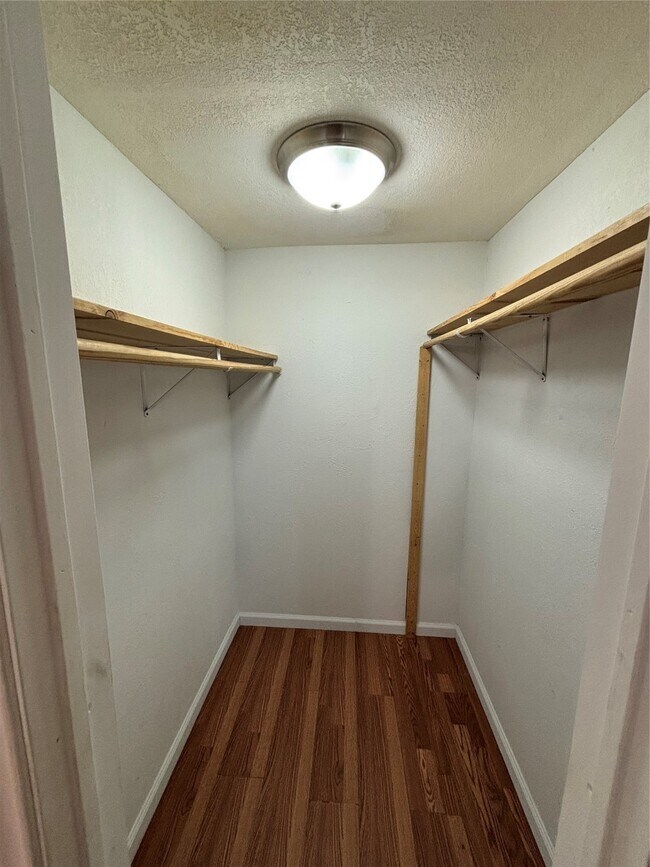 Building Photo - 5520 Menard Ave