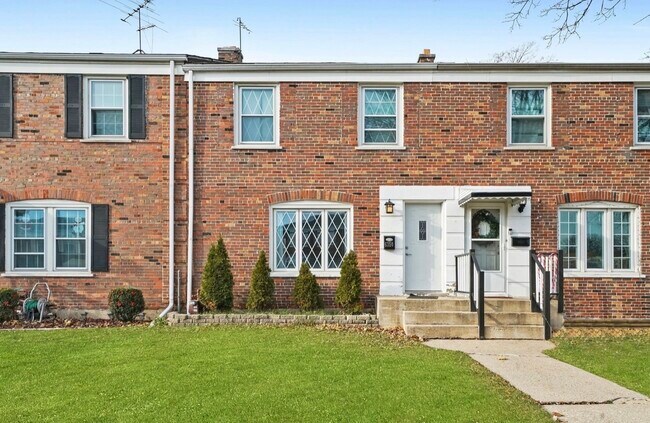 Building Photo - 6350 S Lockwood Ave