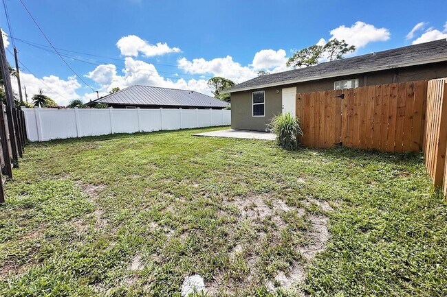 Building Photo - 6171 Heather St